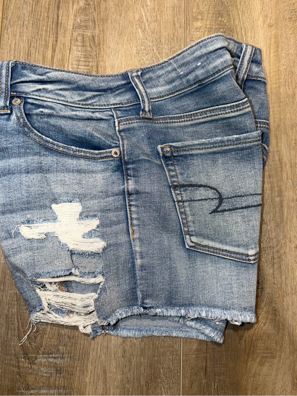 American Eagle Outfitters Light Blue Distressed Denim Shorts - Picture 2 of 6